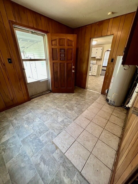 Large Utility Room w/ Washer & Dryer Hook-Up - 1631 E 8th St N