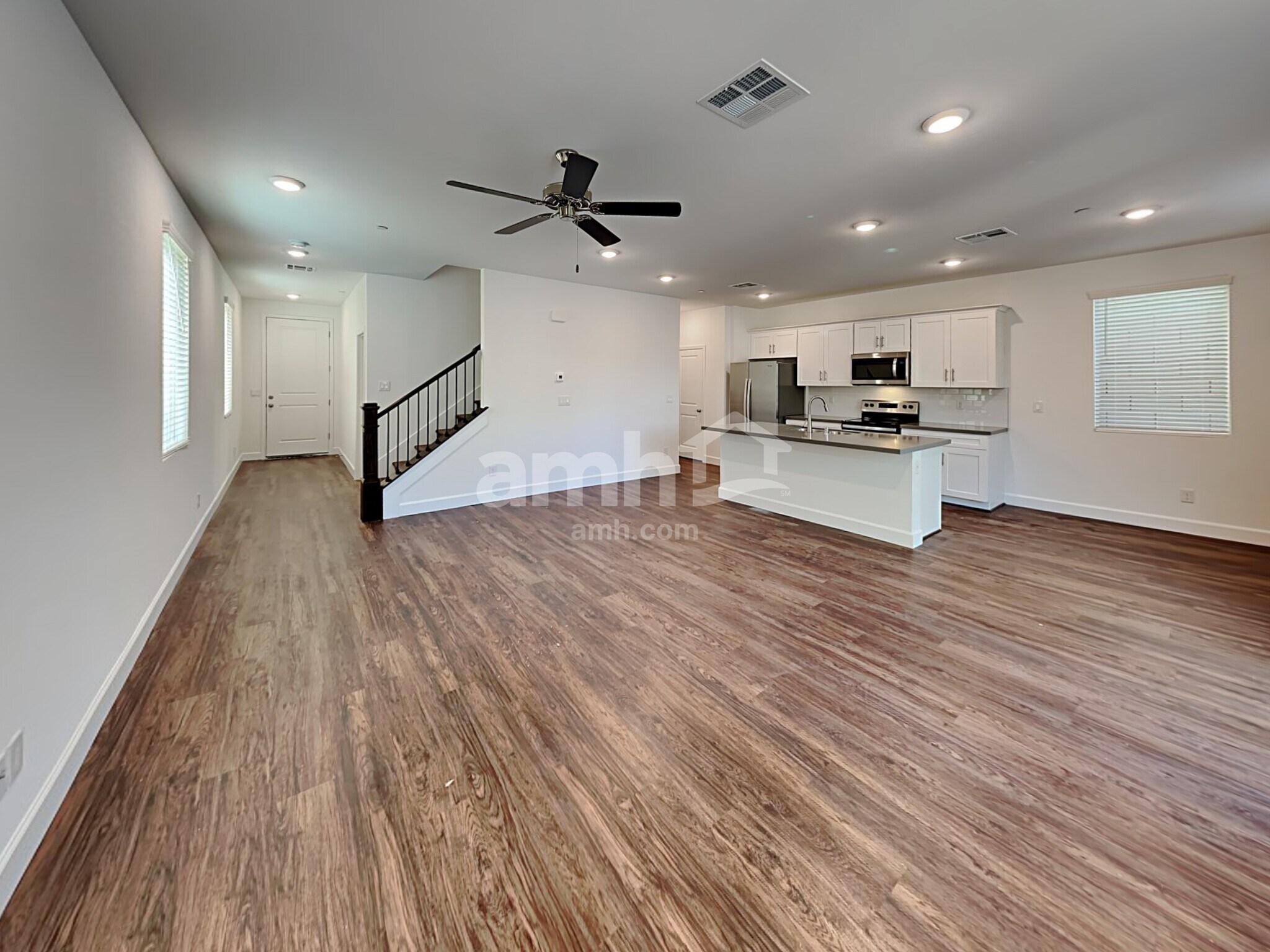 Building Photo - 10072 Roseum Ct