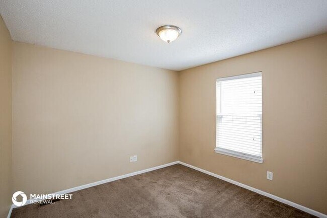 Building Photo - 10305 Cadogan Dr, Indianapolis, IN 46236