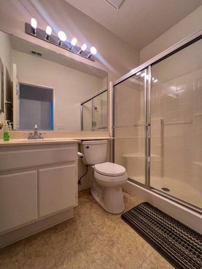 Building Photo - Large 4 bedroom Murrieta home with a loft ...