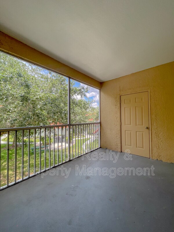 Building Photo - 18001 Richmond Pl Dr