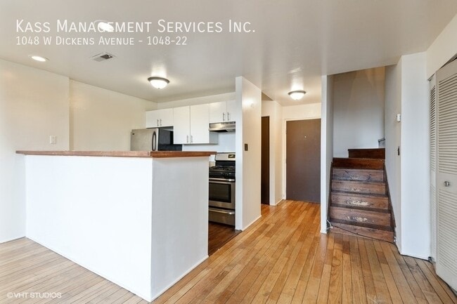 Primary Photo - 1048 W Dickens Ave