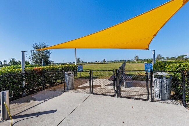 Building Photo - 4404 Longwood Lk Sq