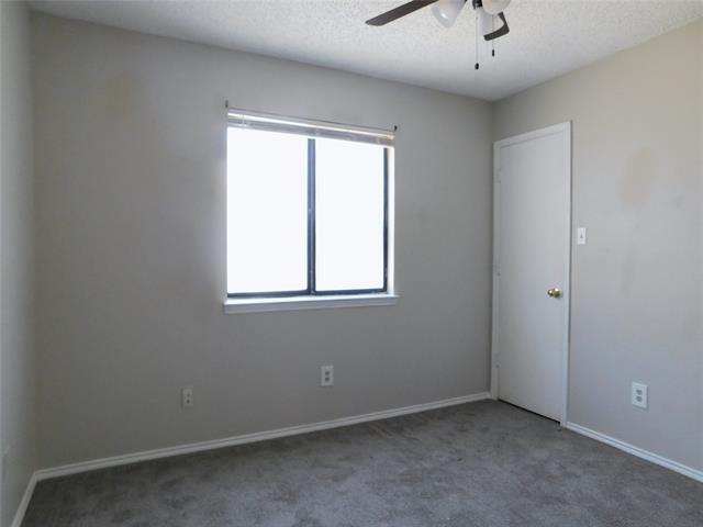Building Photo - 404 Pace Dr