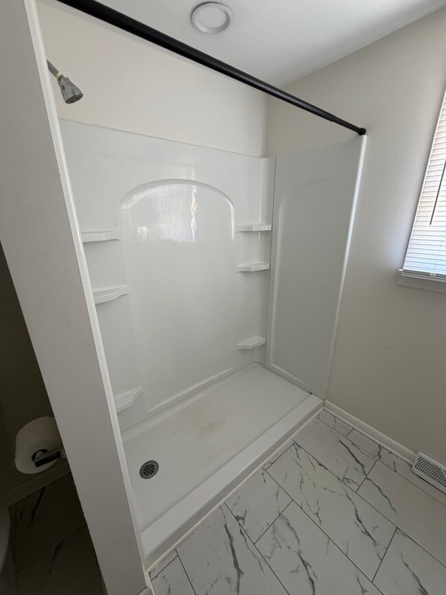 Building Photo - 8587 Caughdenoy Rd