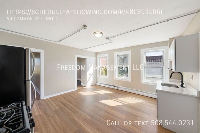 Building Photo - 50 1/2 Common St