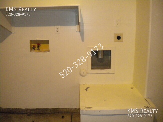 Building Photo - 2 Bed/2 Bath Town Home - OWNER/AGENT