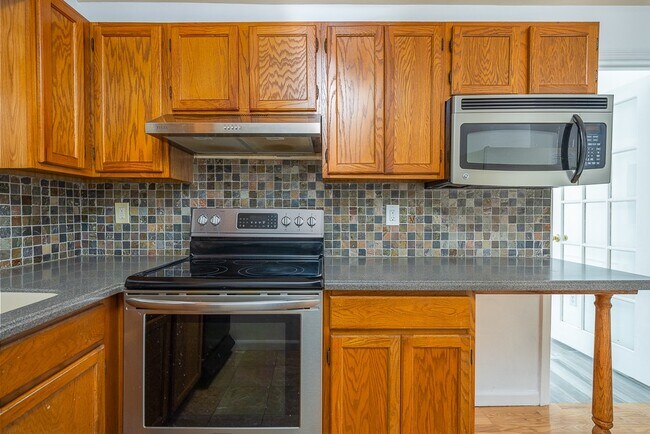 Building Photo - 506 Fox Run Ln