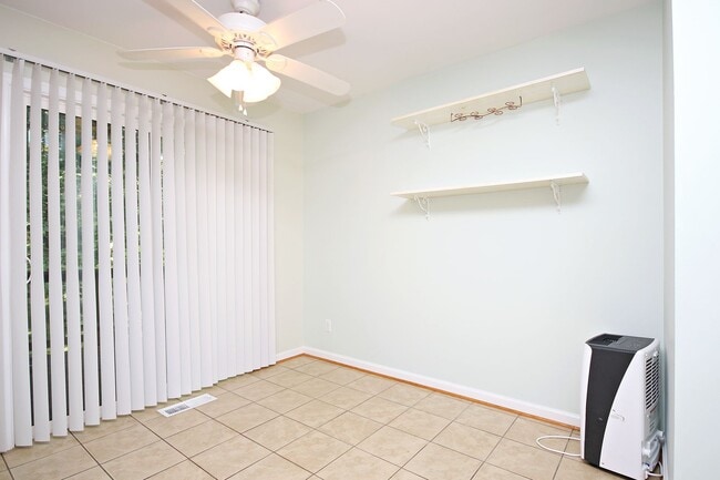 Building Photo - Student & Pet-Friendly Fry's Spring Duplex