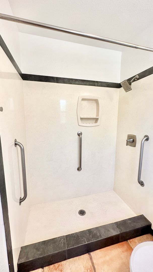 Building Photo - Beautiful Updating throughout Home!  Kitch...