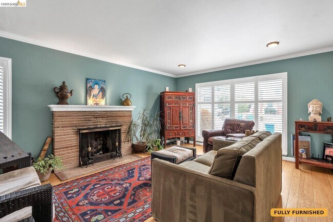 Building Photo - 453 Dimm St