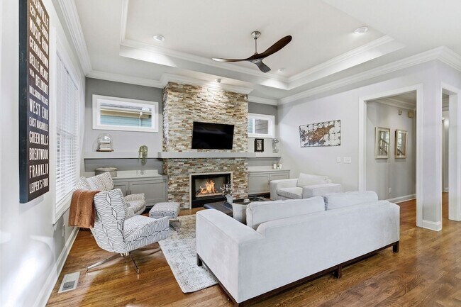 Building Photo - 1306 Jewell Ave