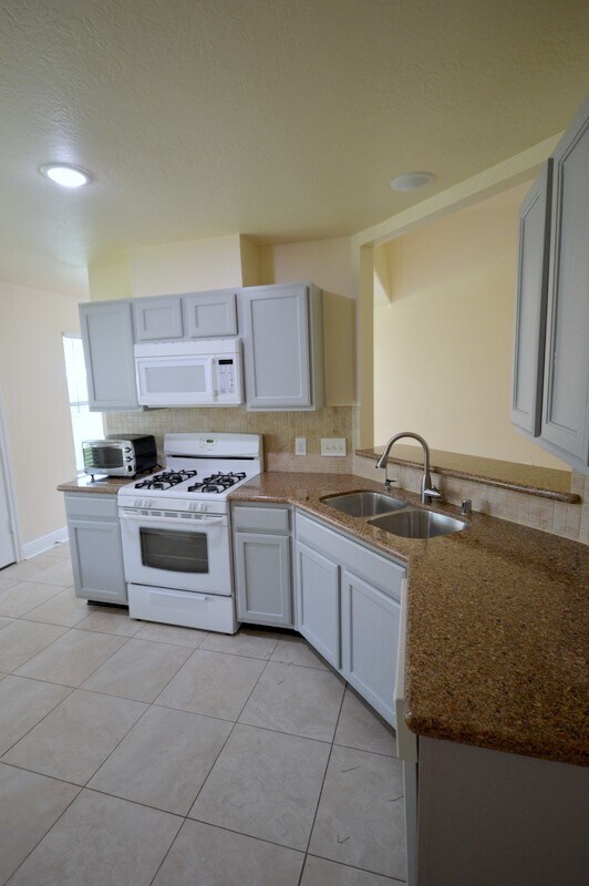 Building Photo - 8311 Kingsbridge Meadow Dr