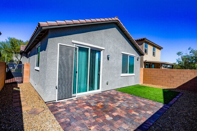 Building Photo - Beautiful 3 Bedroom Single Story West Vegas Home