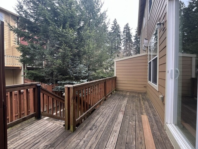 Building Photo - Beautiful 2 Bedroom Townhome with Walk-In Closets Private Deck & Attached Garage