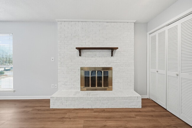 Building Photo - 120 Dyer St