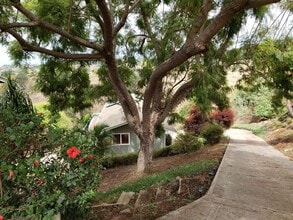 Building Photo - 1 bd. 1ba. Unfurnished Kula Cottage - Lowe...