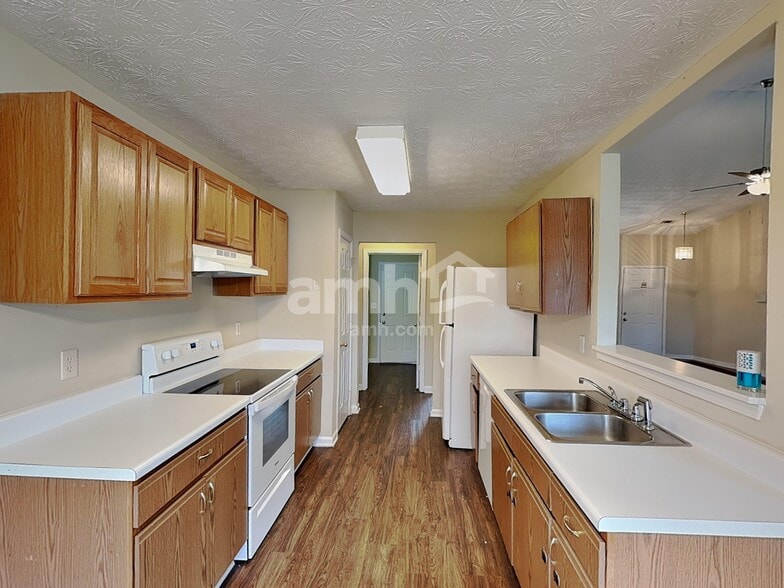 Building Photo - 186 Dean Way