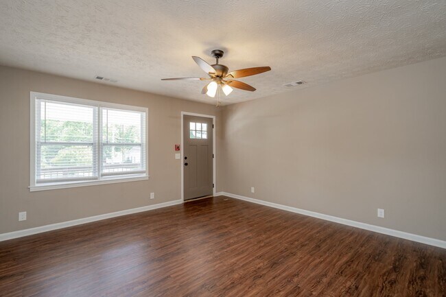 Building Photo - 220 Alcovy St