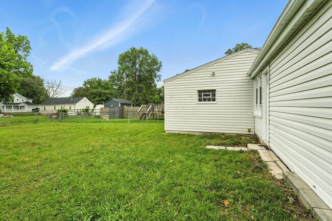 Building Photo - 354 Fernhill Ave