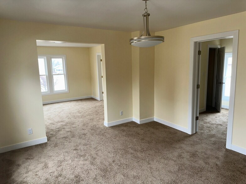 Building Photo - 729 Claim St