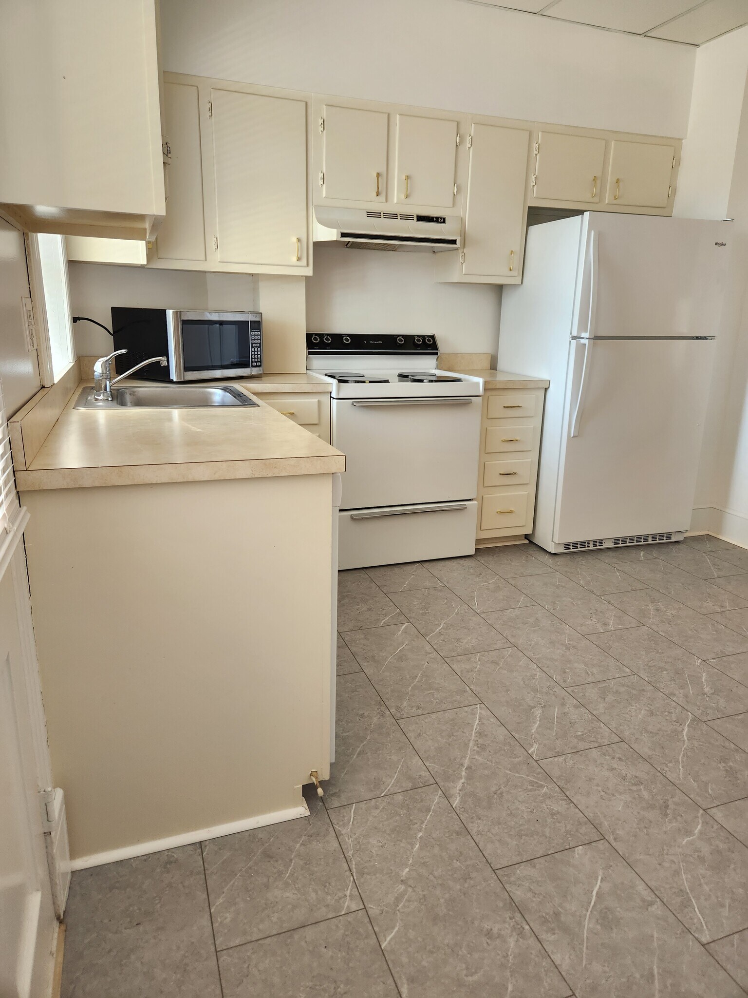 Building Photo - 125 Peyton St