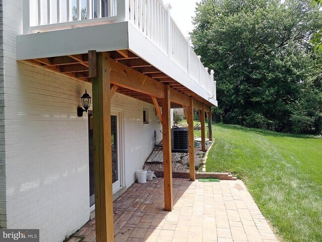 Building Photo - 8702 Victory Ln