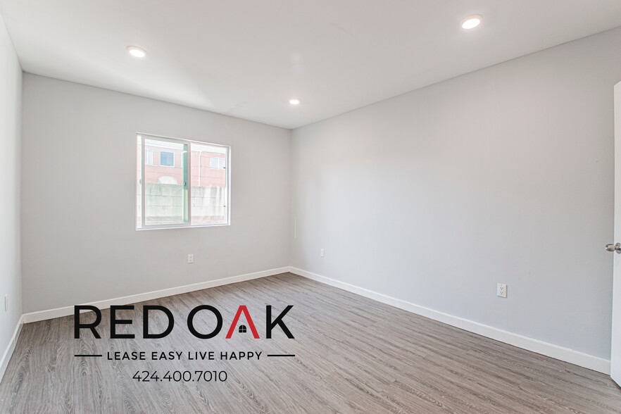 Building Photo - 3525 W 63rd St