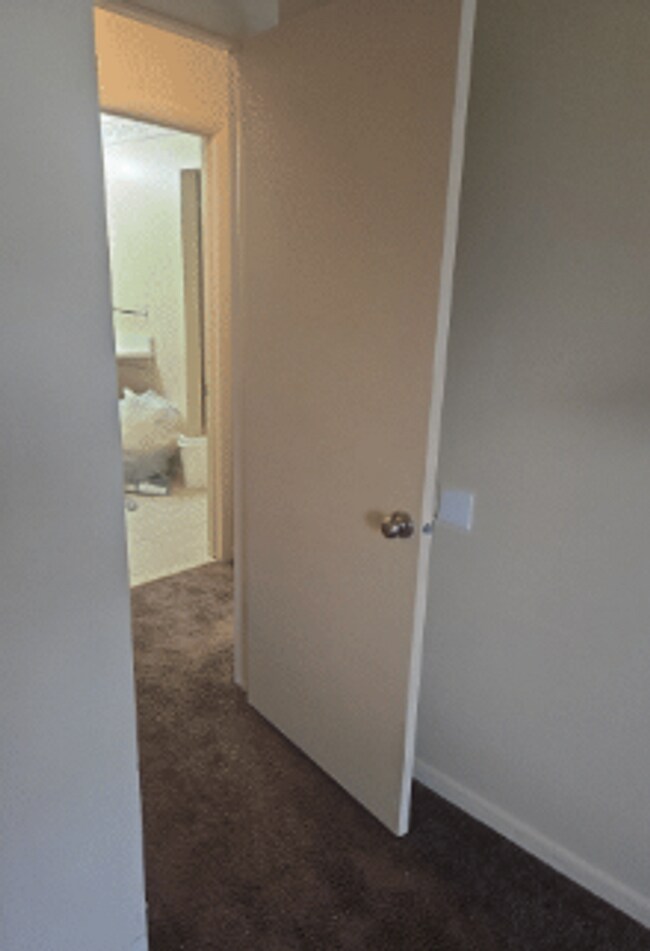 Building Photo - 442 S 18th St