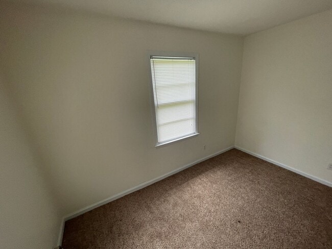 Building Photo - Single-Family Home: Near Shopping, Movie T...