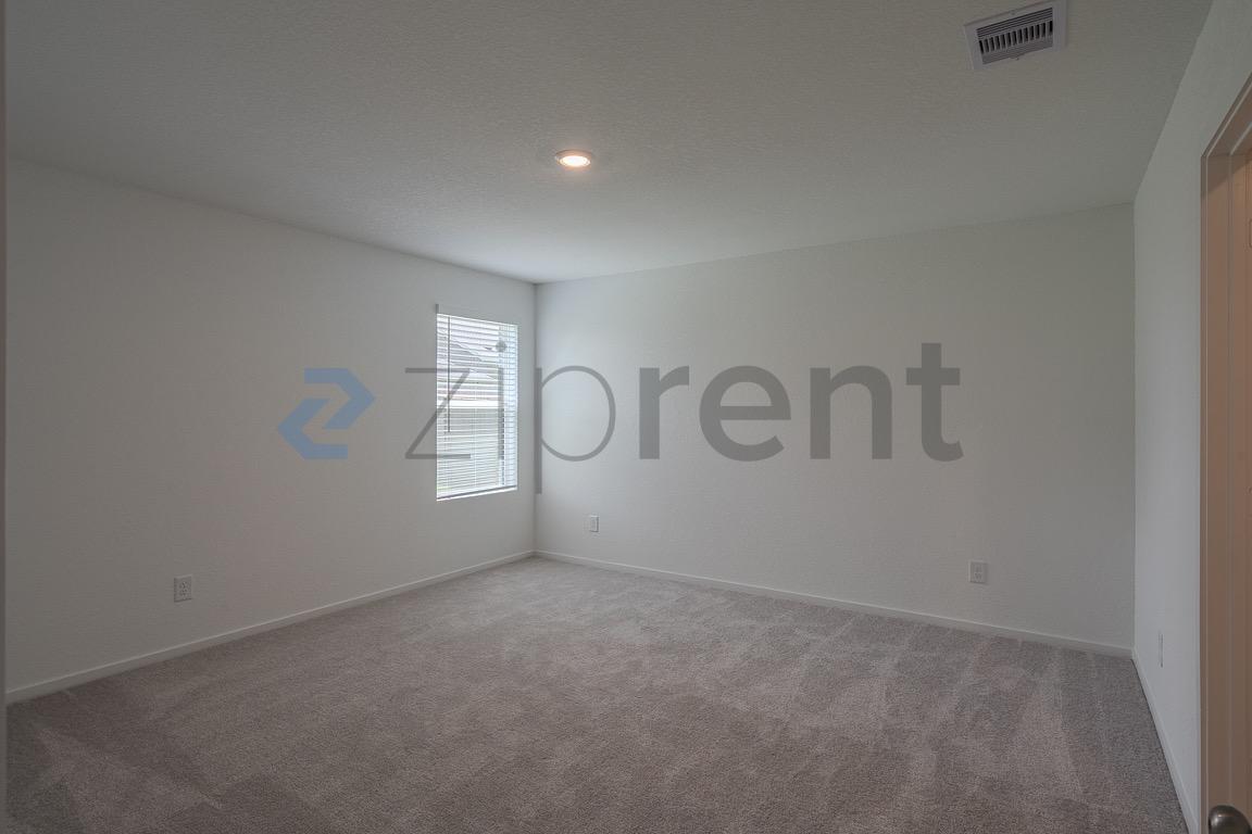 Building Photo - Unit