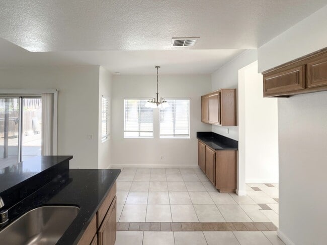 Building Photo - 2 Story, 3-Bedroom POOL + SOLAR Home in Wi...