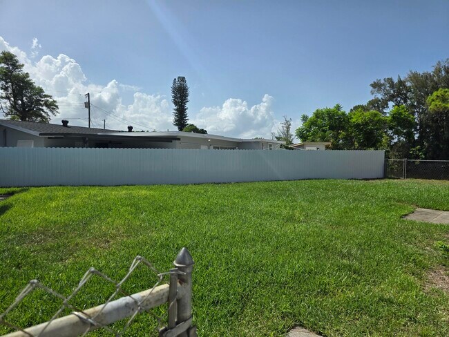 Building Photo - 2672 Rockcrest Ct