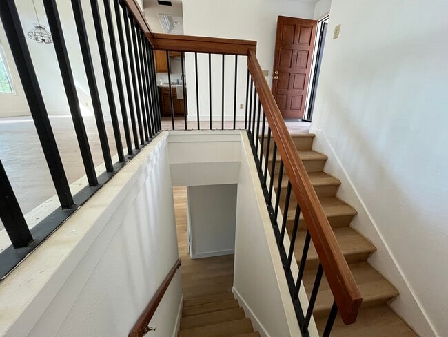 Building Photo - 1550 Apache Dr