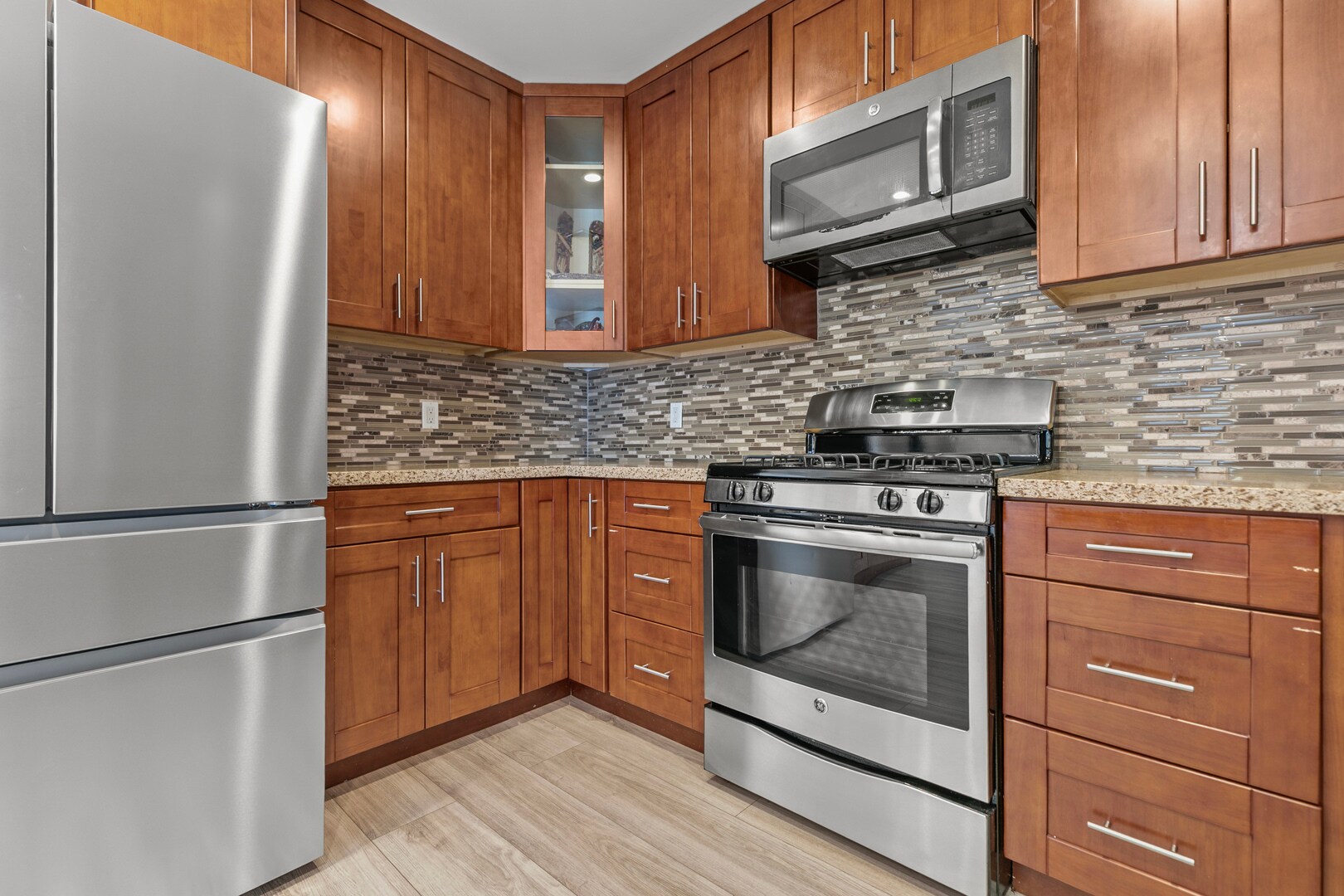 Building Photo - 7911 Fulton Ave