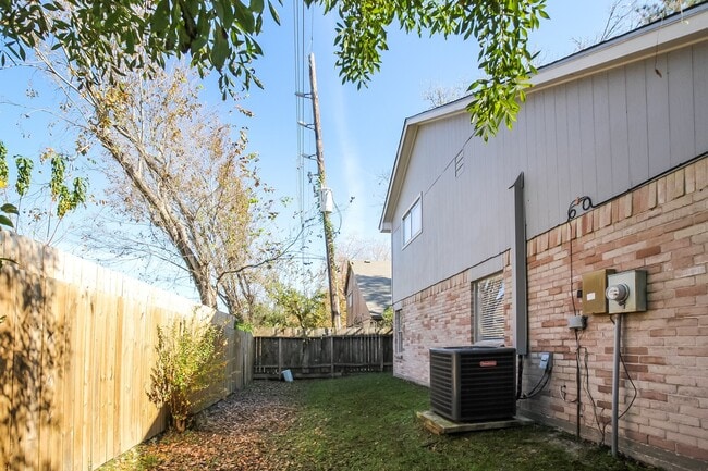 Building Photo - 4831 Tealgate Dr
