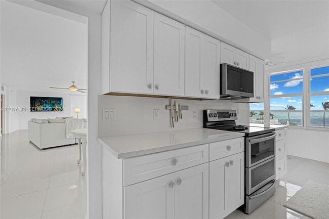 Building Photo - 4280 Galt Ocean Dr