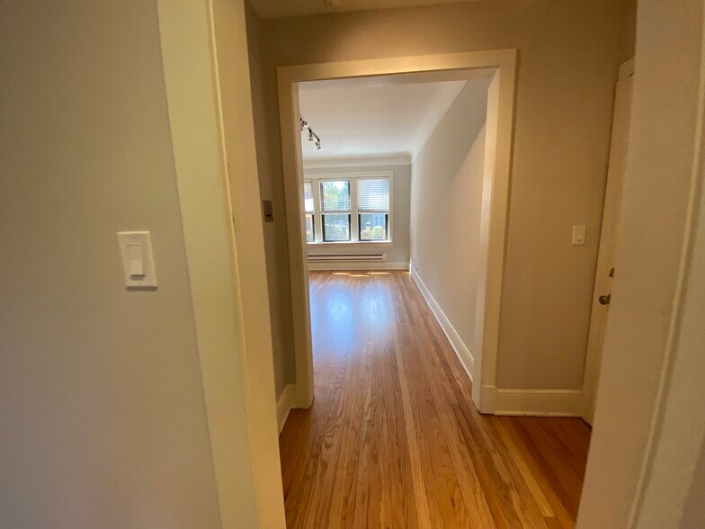 Building Photo - 2331 N Rockwell St