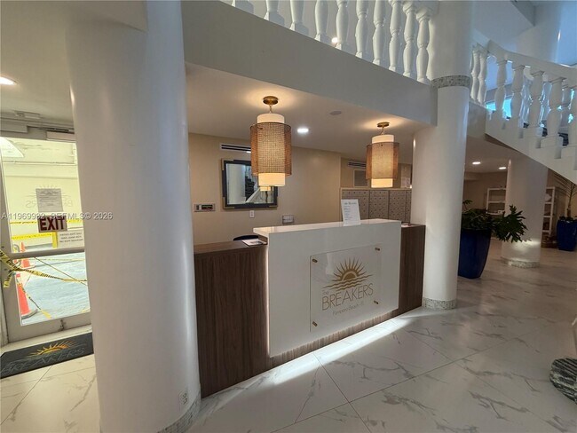 Building Photo - 710 N Ocean Blvd