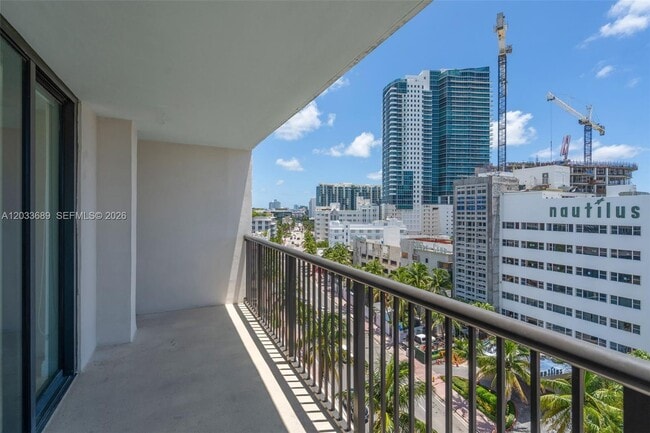 Building Photo - 1800 Collins Ave