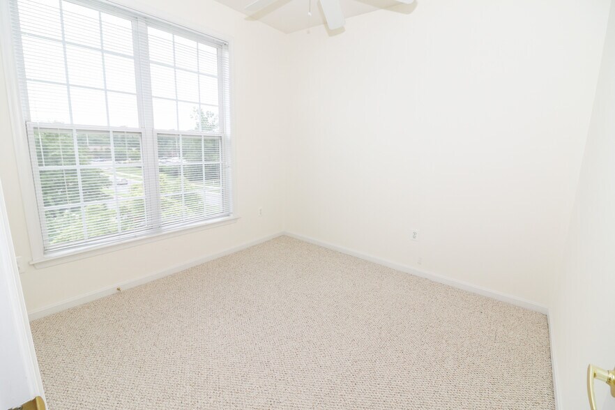 Building Photo - 12180 Abington Hall Plz
