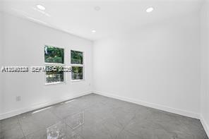 Building Photo - 1301 Sharar Ave