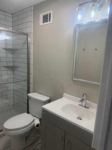 Primary Photo - 2828 S Park Rd
