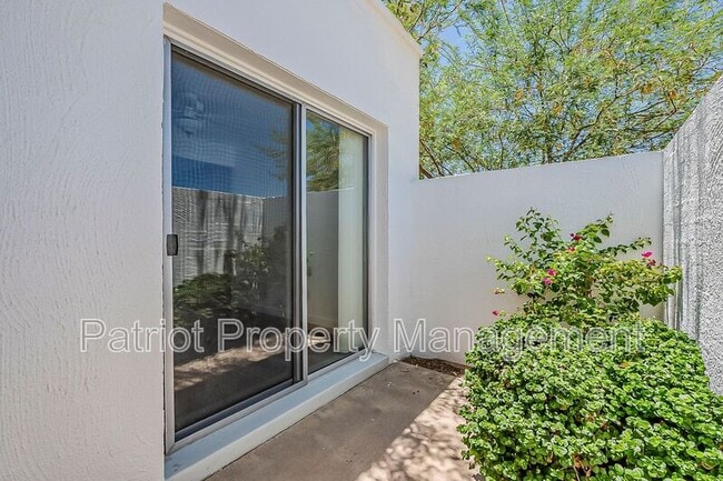 Building Photo - 635 E Boca Raton Rd