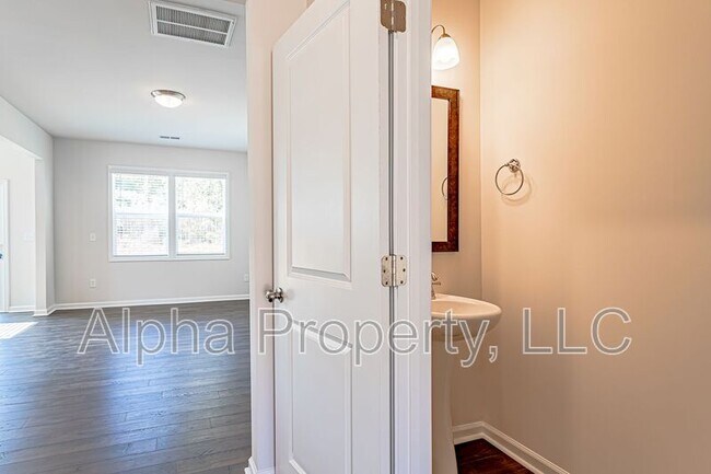 Building Photo - 147 Clingstone Trl