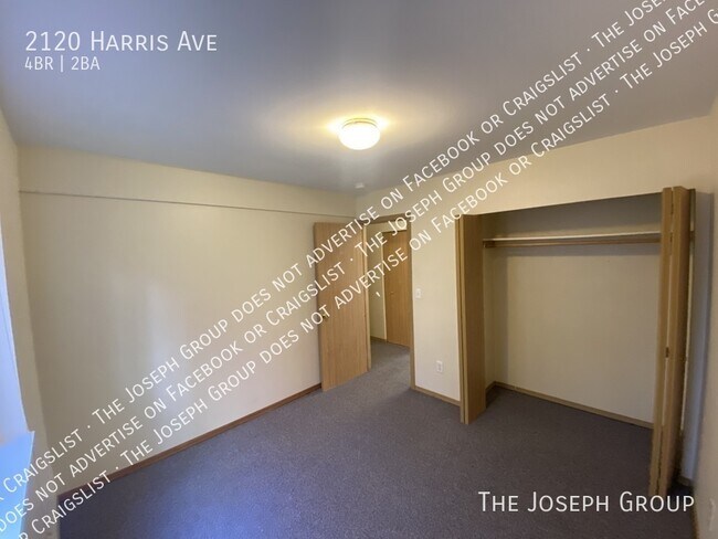 Building Photo - 2120 Harris Ave