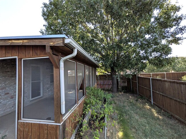 Building Photo - 1736 Carolina Ridge Way
