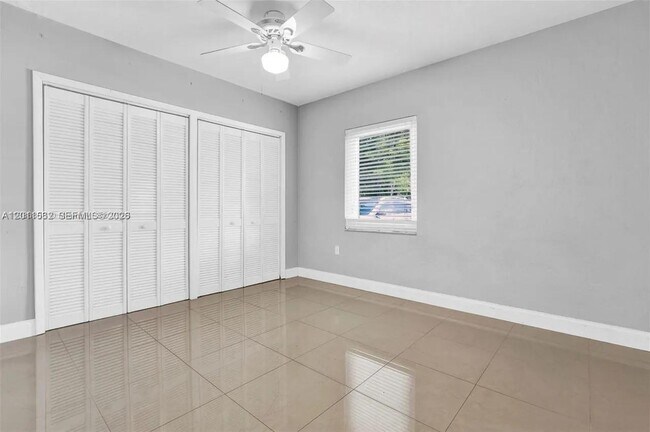 Building Photo - 437 Swan Ave