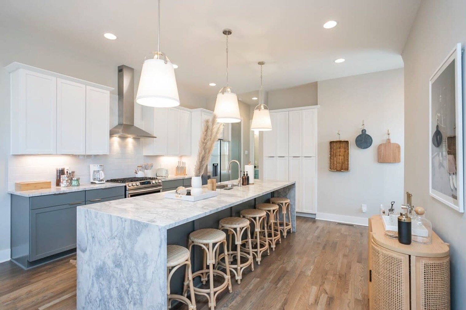 Building Photo - 713 26th Ave N