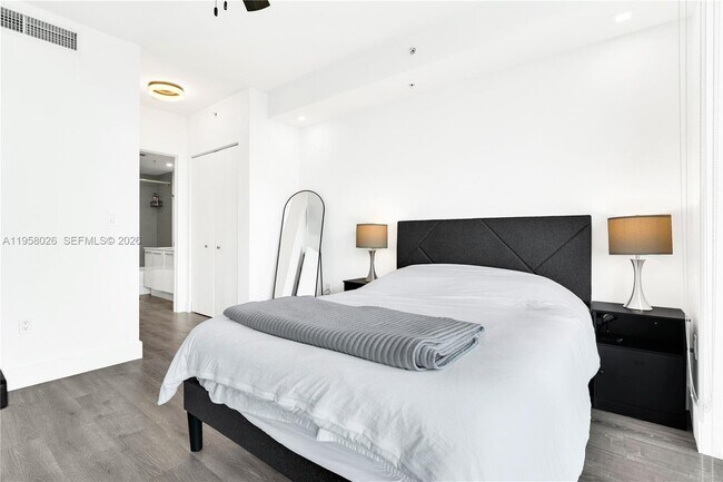 Building Photo - 92 SW 3rd St